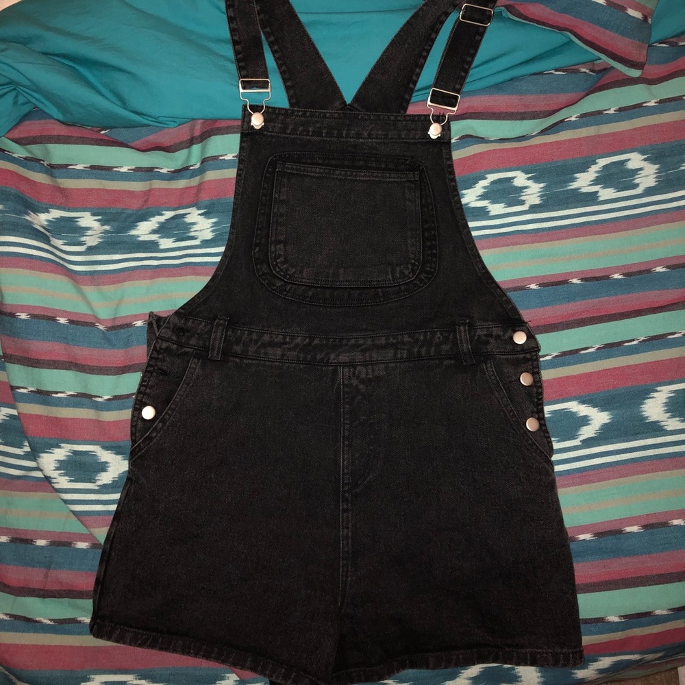 Vestique Black Overalls